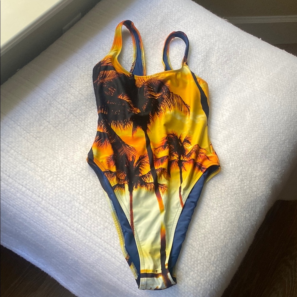 Aerie Small Gorgeous Tropical Sunset One-Piece Swimsuit💛